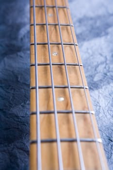 Electric bass guitar with four strings