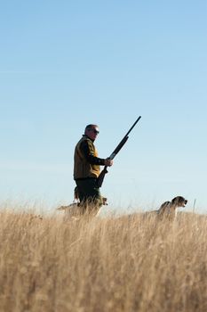 A hunter and his dog, a strong parntership