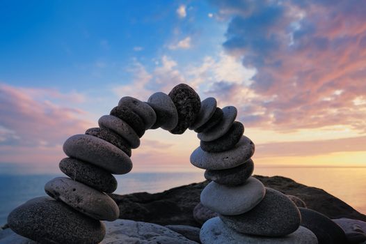 Arc crookedness of the pebbles on the seashore