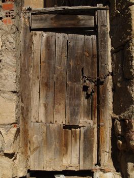 Image of an old door.