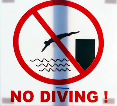 Warning sigh "No Diving"