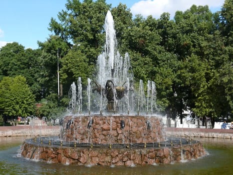 Fountain in bolotnaya square - Moscow