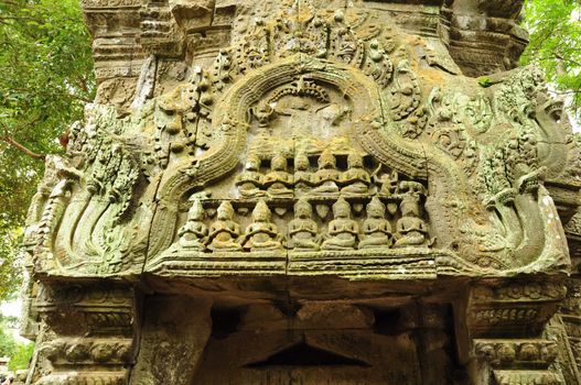 statue at angkor wat, cambodia