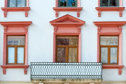 Facade of a building with a balcony. The building is constructed 1850-1890