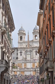 Piazza di Spagna, Trinit
