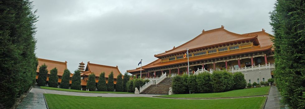 Nan Tien Temple (Southern Heaven Temple) is on the southern outskirts of the Australian city of Wollongong, approximately 80 km south of Sydney