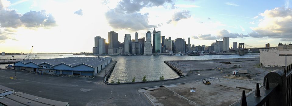 new yorks manhattan panorama, photo taken from brooklyn