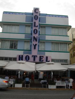 Colony Hotel