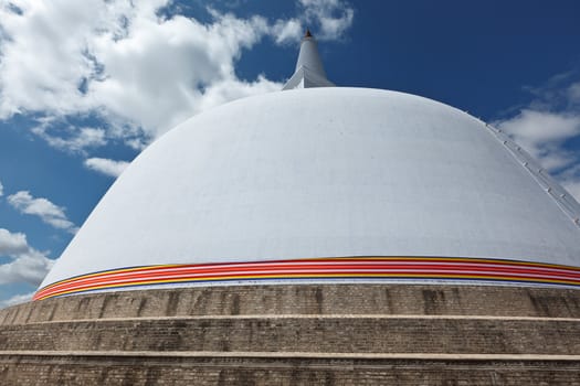 Ruwanweliseya Dagoba. Anuradhapura, Sri Lanka