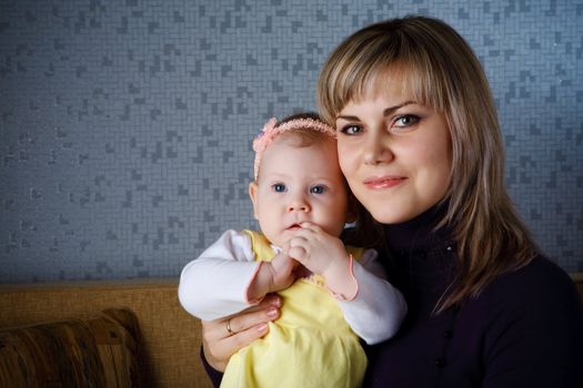 mom with her daugther