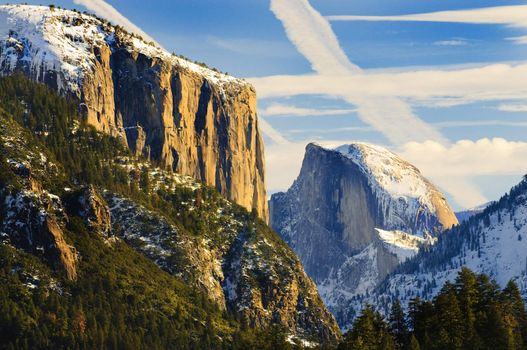 Yosemite valley from tunnel view