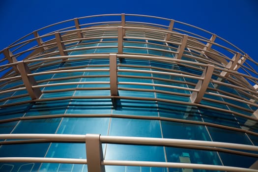 Office building on the basis of large windows and of modern style