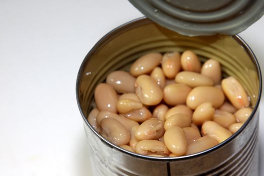 A can of White Kidney Beans, on a white background.
