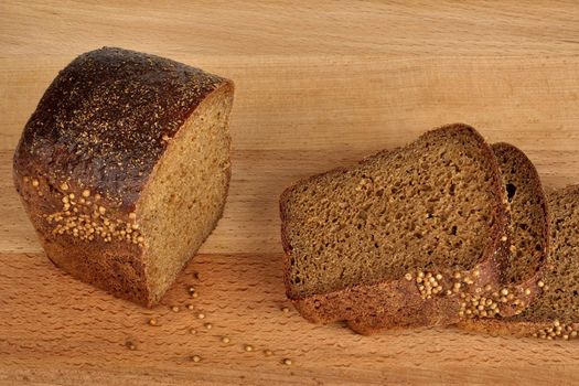 sliced ​​bread with coriander