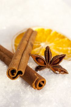 Cinnamon sticks, star anise