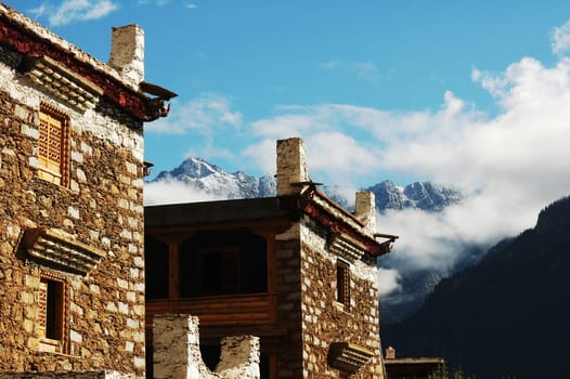 Details of Tibetan residential buildings in west Sichuan,China