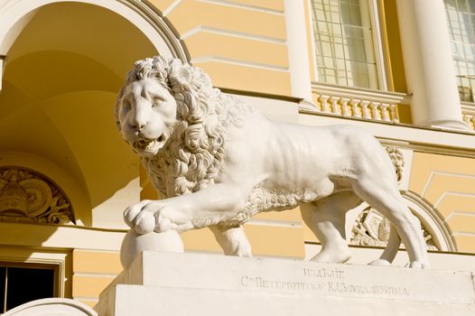 Sculpture of a lion before a facade of Russian Museum in Sankt Petersburg