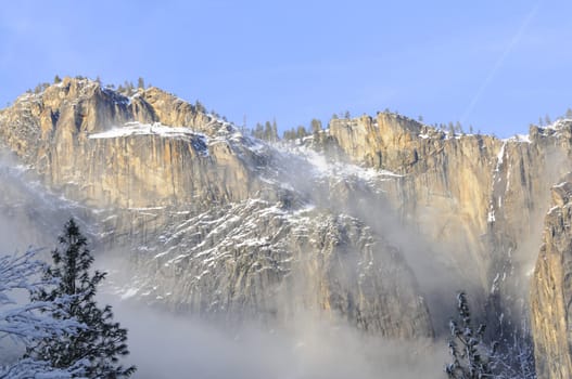 Sun rise on the granite peaks in Yosemite valley