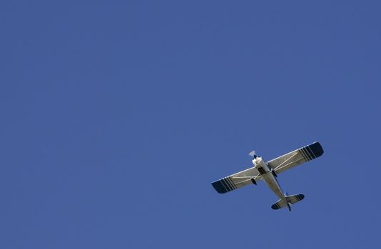 aircraft flying overhead after takeoff in Hayward, Northern California