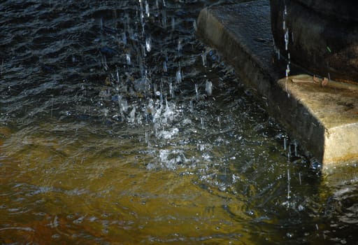 Water falling of a fountain