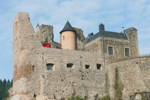 Ruine des alten Schlosses in Idar Oberstein,Deutschland	
Ruins of the old castle in Idar Oberstein, Germany