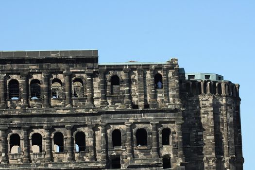 Teilansicht der Porta Nigra in Trier,Deutschland	
Partial view of the Porta Nigra in Trier, Germany