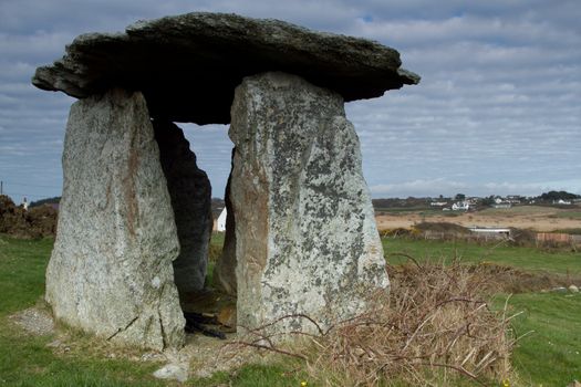 Pre-historic burial chamber, built from four supporting standing stones with a large flake as a roof.