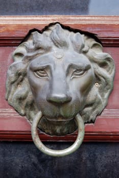 Door knob with lions head