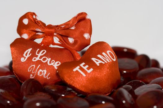 I love you in two different languages set on red gemstones