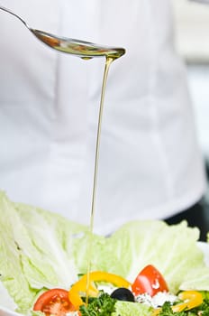 Preparation of vegetarian salad from fresh vegetables