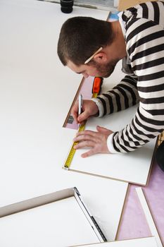 Workers laid laminate in home renovation