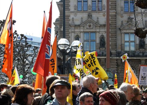 Huge protest against nuclear energy. On that day 250.000 participants in four major German cities, here: 50.000 in Hamburg. After a march through the city center the protesters gathered on the Rathausmarkt.
Photo taken on: March 26th, 2011.