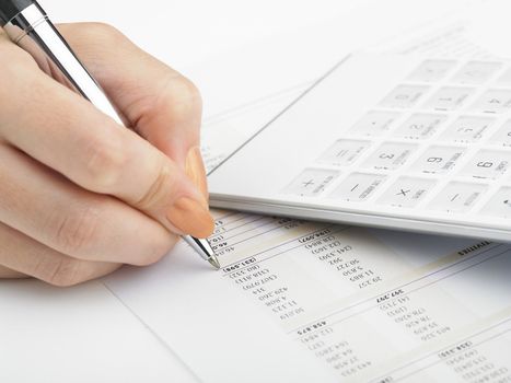 Market Analyze - pen and numbers on paper