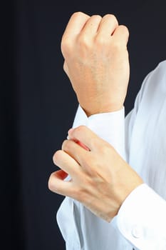 clasp a cuff 