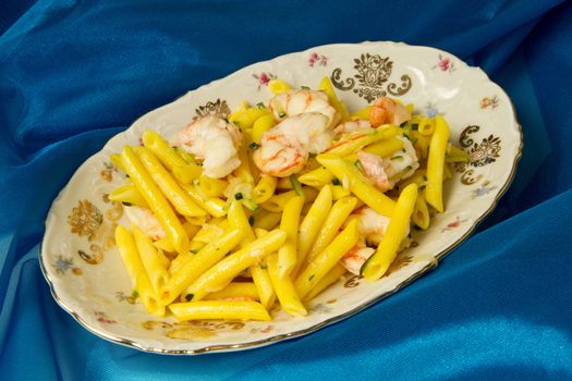 italian pasta with saffron and shrimp 