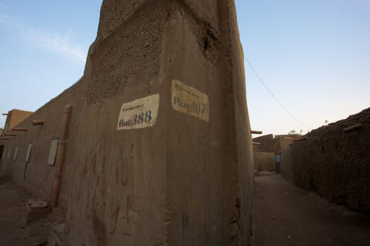 The small streets in Djenné, the traditional mud building style in Mali. 