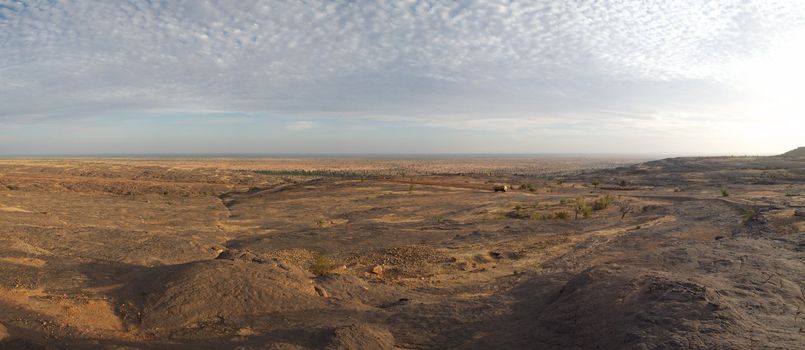 The Bandiagara site is an outstanding landscape of cliffs and sandy plateaux with some beautiful Dogon architecture