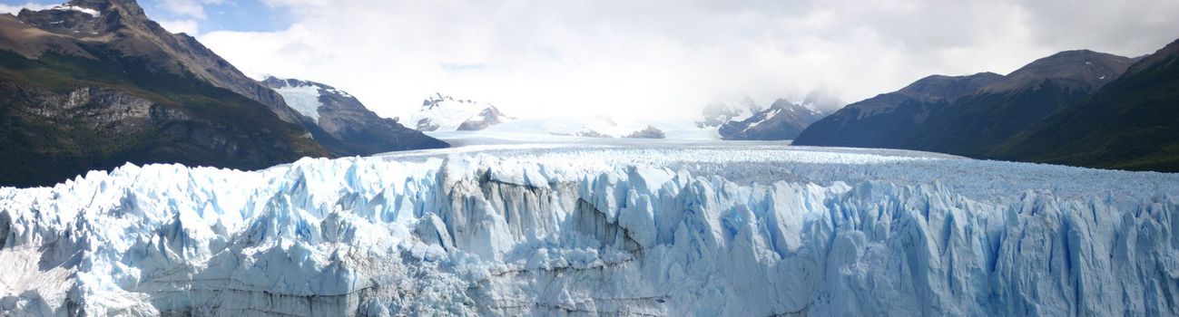 Glacier perito moreno in Argentina (patagonia)