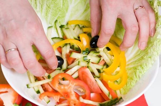 Preparation of vegetarian salad from fresh vegetables