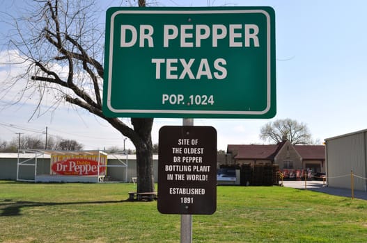 Sign Dr Pepper Texas