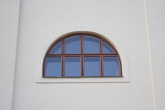 view of the windows and doors, historic buildings, gates.