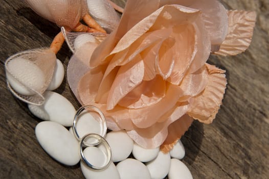 weeding Favors ,wedding rings and candy  for weddings 