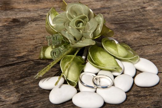 weeding Favors ,wedding rings and candy  for weddings 