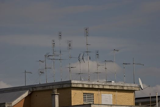 antenna, broadcasting, city, communication, connection, dish, electronics, equipment, global, house, parabola, receiver, roof, sky, telecommunications, television, tv, wireless, aerial, analogue, antenna, appliance, broadcast, cable, carlo sarnacchioli, communication, connect, connection, electric, entertainment, equipment, facility, frequency, outside, television, receive, rod, signal, technology, transmission, transmitter, tv, up, urban, variety, wire,