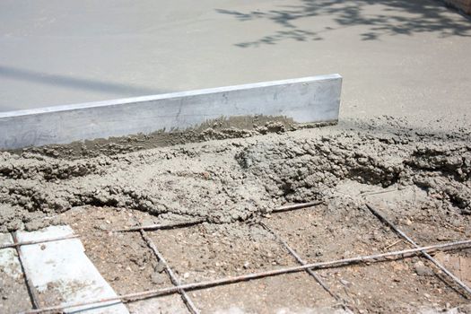 Construction of a cement screed