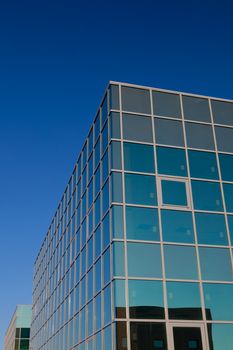 Office building on the basis of large windows and of modern style