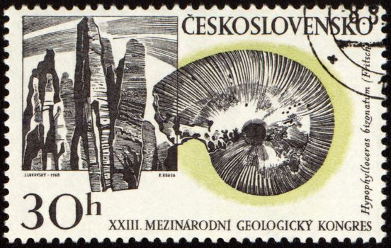 CZECHOSLOVAKIA - CIRCA 1968: A stamp printed in Czechoslovakia, shows rocks and fossil, devoted to the 23 International Geological Congress, circa 1968