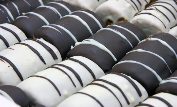 Round mini chocolate pie with strips from above