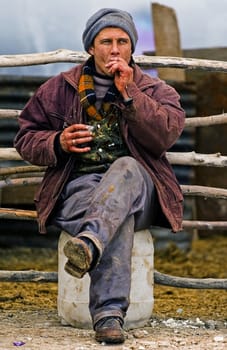 Turkish worker havimg a break