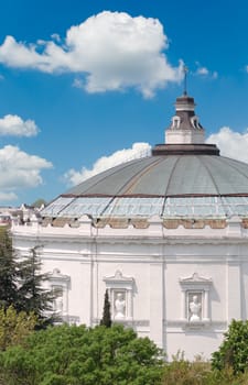 Building of admiralty. A roof with sculptures of great commanders.